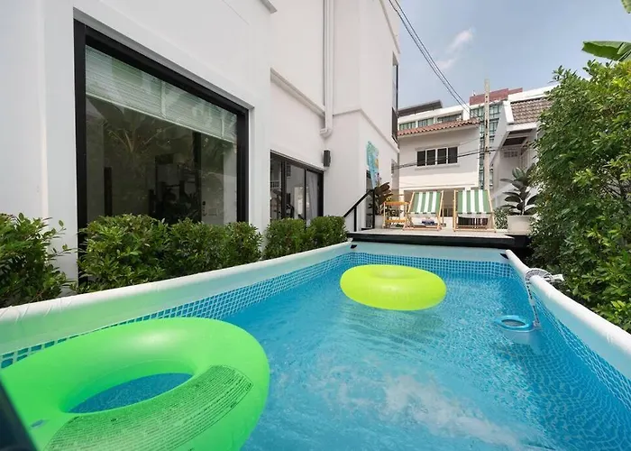 Miq Ekkamai3_pool Villa_3br House 別墅